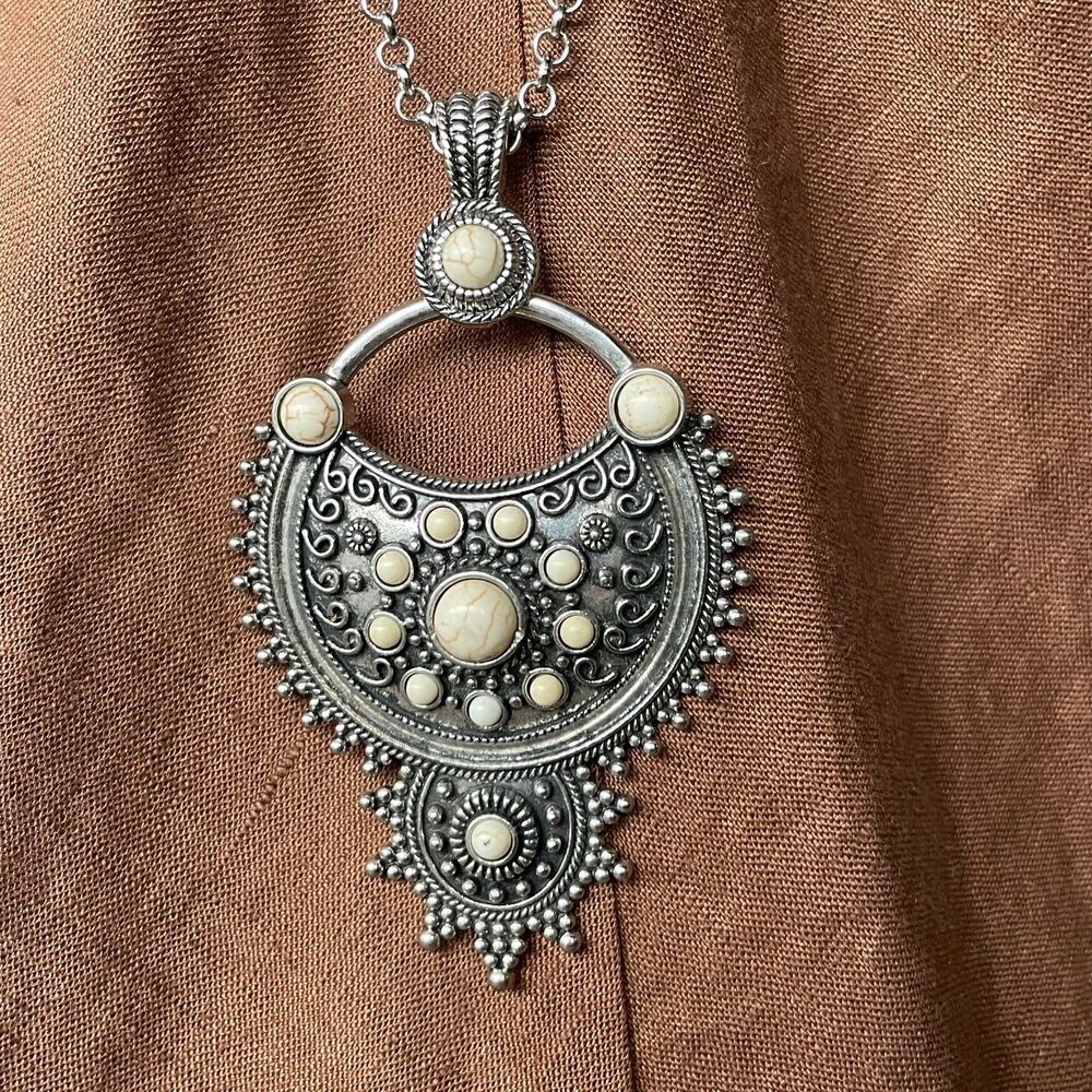 Silver Tone Boho Statement Necklace Cream Howlite Style Pendant 45"